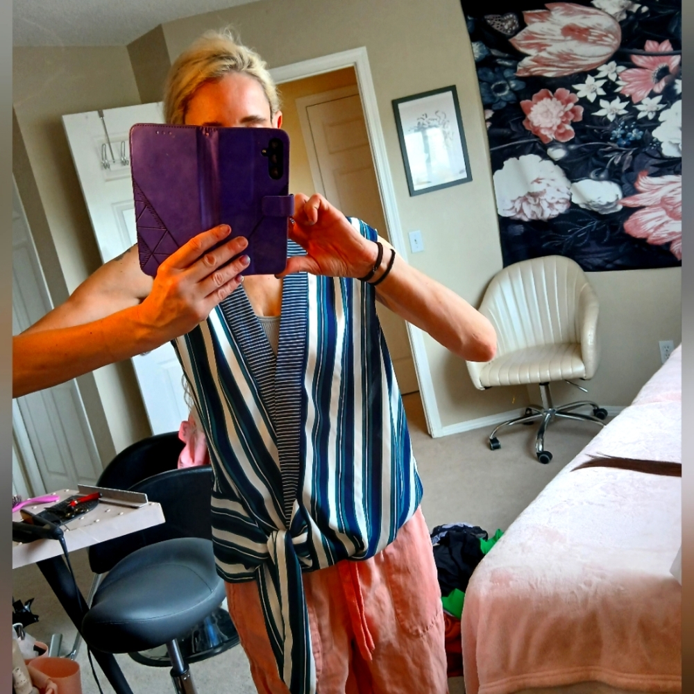 Trouve beautiful flowy tank top